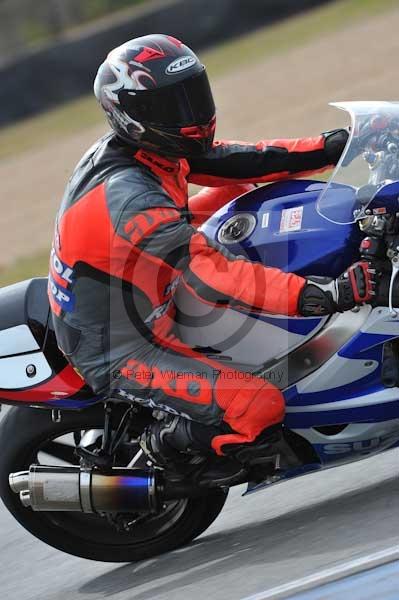 Motorcycle action photographs;Trackday digital images;donington;donington park leicestershire;donington photographs;event digital images;eventdigitalimages;no limits trackday;peter wileman photography;trackday;trackday photos