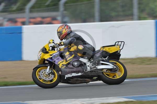 Motorcycle action photographs;Trackday digital images;donington;donington park leicestershire;donington photographs;event digital images;eventdigitalimages;no limits trackday;peter wileman photography;trackday;trackday photos