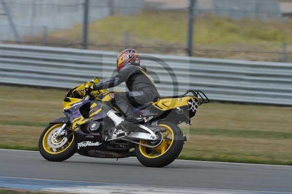 Motorcycle action photographs;Trackday digital images;donington;donington park leicestershire;donington photographs;event digital images;eventdigitalimages;no limits trackday;peter wileman photography;trackday;trackday photos