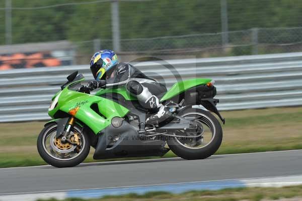 Motorcycle action photographs;Trackday digital images;donington;donington park leicestershire;donington photographs;event digital images;eventdigitalimages;no limits trackday;peter wileman photography;trackday;trackday photos