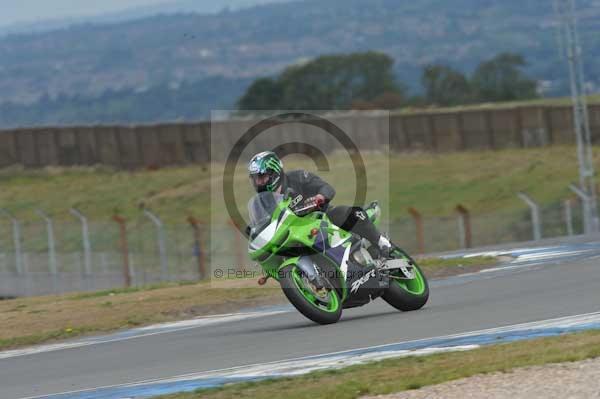 Motorcycle action photographs;Trackday digital images;donington;donington park leicestershire;donington photographs;event digital images;eventdigitalimages;no limits trackday;peter wileman photography;trackday;trackday photos