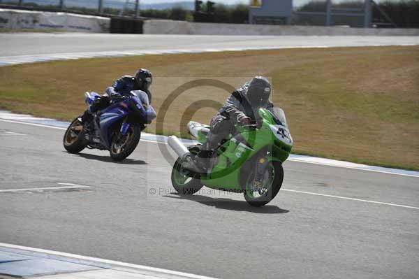 Motorcycle action photographs;Trackday digital images;donington;donington park leicestershire;donington photographs;event digital images;eventdigitalimages;no limits trackday;peter wileman photography;trackday;trackday photos