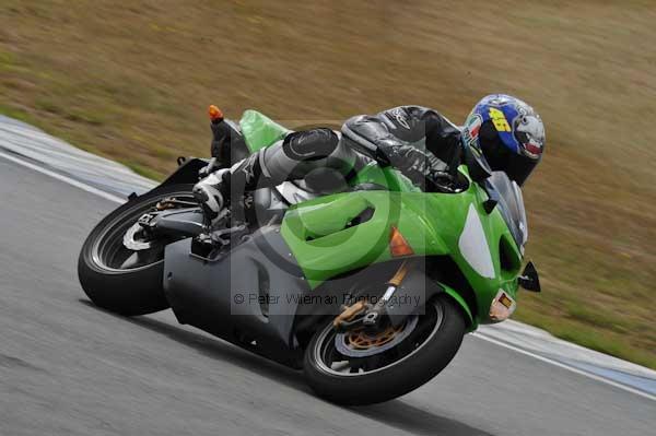 Motorcycle action photographs;Trackday digital images;donington;donington park leicestershire;donington photographs;event digital images;eventdigitalimages;no limits trackday;peter wileman photography;trackday;trackday photos