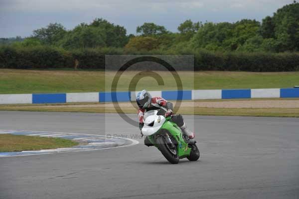 Motorcycle action photographs;Trackday digital images;donington;donington park leicestershire;donington photographs;event digital images;eventdigitalimages;no limits trackday;peter wileman photography;trackday;trackday photos