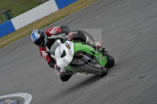 Motorcycle action photographs;Trackday digital images;donington;donington park leicestershire;donington photographs;event digital images;eventdigitalimages;no limits trackday;peter wileman photography;trackday;trackday photos