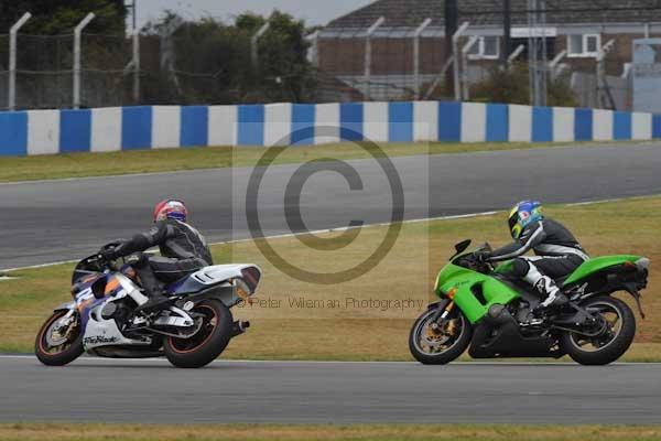 Motorcycle action photographs;Trackday digital images;donington;donington park leicestershire;donington photographs;event digital images;eventdigitalimages;no limits trackday;peter wileman photography;trackday;trackday photos