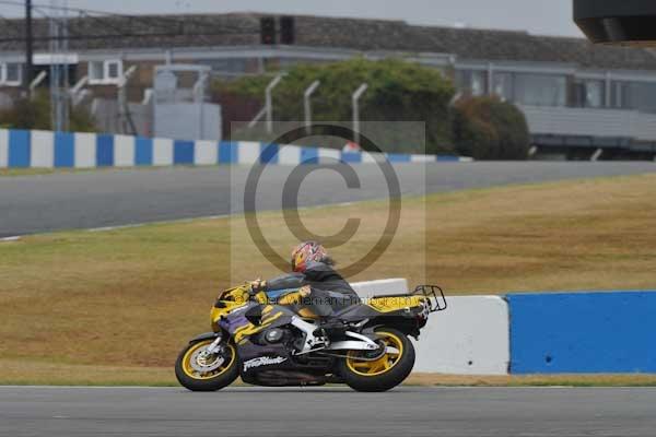 Motorcycle action photographs;Trackday digital images;donington;donington park leicestershire;donington photographs;event digital images;eventdigitalimages;no limits trackday;peter wileman photography;trackday;trackday photos