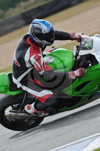 Motorcycle action photographs;Trackday digital images;donington;donington park leicestershire;donington photographs;event digital images;eventdigitalimages;no limits trackday;peter wileman photography;trackday;trackday photos