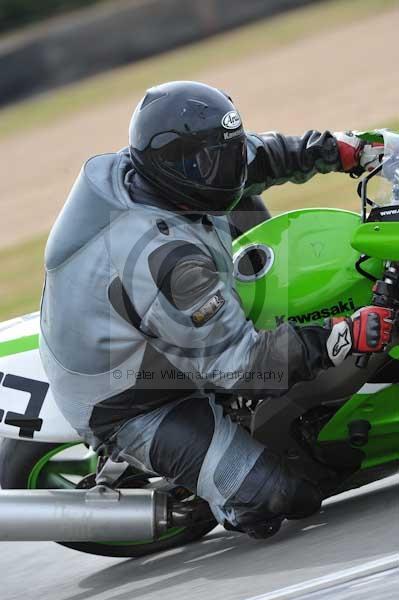 Motorcycle action photographs;Trackday digital images;donington;donington park leicestershire;donington photographs;event digital images;eventdigitalimages;no limits trackday;peter wileman photography;trackday;trackday photos