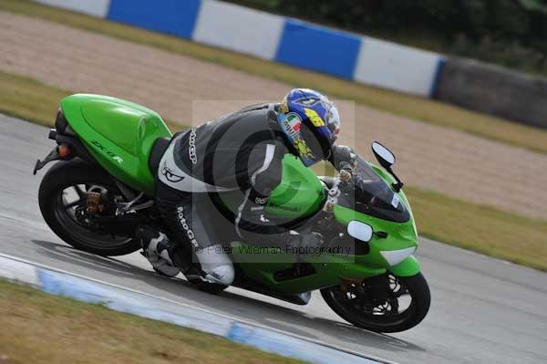 Motorcycle action photographs;Trackday digital images;donington;donington park leicestershire;donington photographs;event digital images;eventdigitalimages;no limits trackday;peter wileman photography;trackday;trackday photos