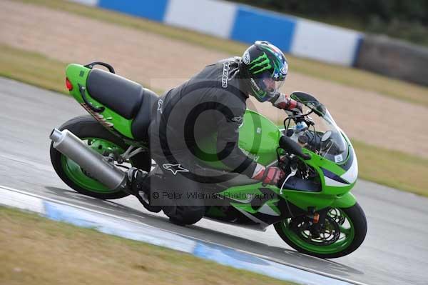 Motorcycle action photographs;Trackday digital images;donington;donington park leicestershire;donington photographs;event digital images;eventdigitalimages;no limits trackday;peter wileman photography;trackday;trackday photos