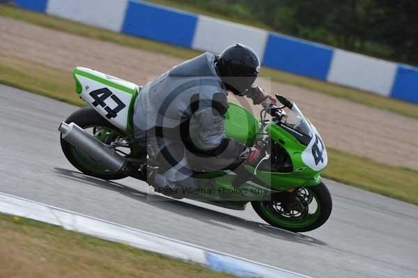 Motorcycle action photographs;Trackday digital images;donington;donington park leicestershire;donington photographs;event digital images;eventdigitalimages;no limits trackday;peter wileman photography;trackday;trackday photos