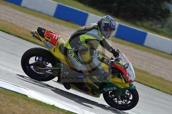 Motorcycle action photographs;Trackday digital images;donington;donington park leicestershire;donington photographs;event digital images;eventdigitalimages;no limits trackday;peter wileman photography;trackday;trackday photos