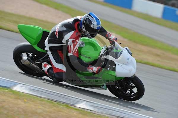 Motorcycle action photographs;Trackday digital images;donington;donington park leicestershire;donington photographs;event digital images;eventdigitalimages;no limits trackday;peter wileman photography;trackday;trackday photos