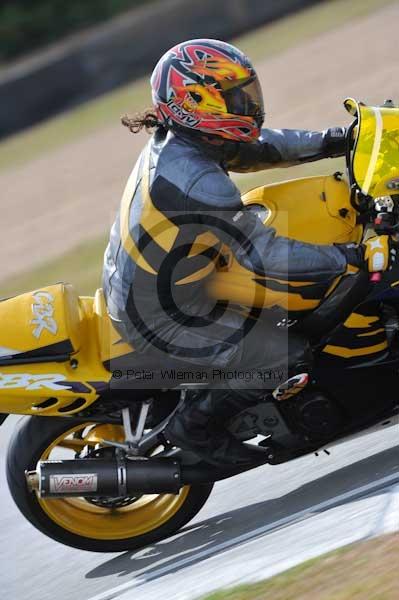 Motorcycle action photographs;Trackday digital images;donington;donington park leicestershire;donington photographs;event digital images;eventdigitalimages;no limits trackday;peter wileman photography;trackday;trackday photos