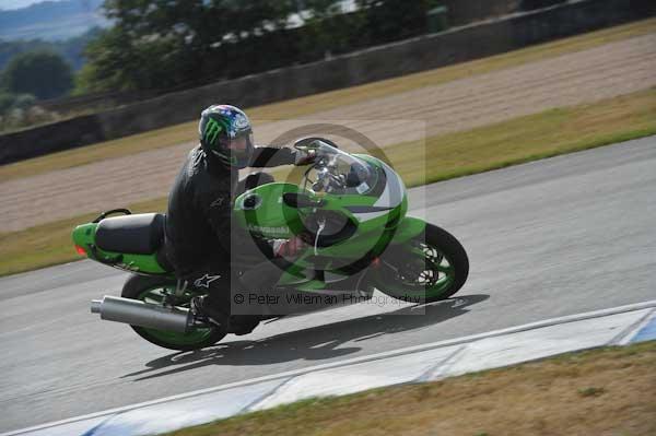 Motorcycle action photographs;Trackday digital images;donington;donington park leicestershire;donington photographs;event digital images;eventdigitalimages;no limits trackday;peter wileman photography;trackday;trackday photos