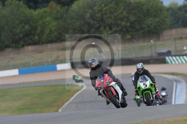 Motorcycle action photographs;Trackday digital images;donington;donington park leicestershire;donington photographs;event digital images;eventdigitalimages;no limits trackday;peter wileman photography;trackday;trackday photos