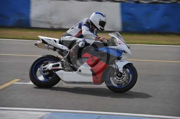 Motorcycle action photographs;Trackday digital images;donington;donington park leicestershire;donington photographs;event digital images;eventdigitalimages;no limits trackday;peter wileman photography;trackday;trackday photos