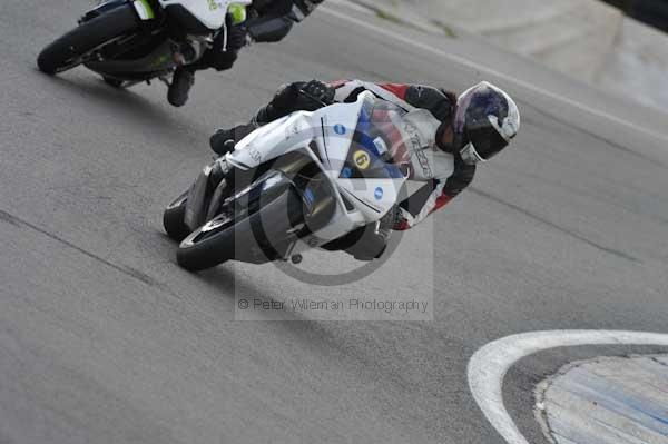 Motorcycle action photographs;Trackday digital images;donington;donington park leicestershire;donington photographs;event digital images;eventdigitalimages;no limits trackday;peter wileman photography;trackday;trackday photos