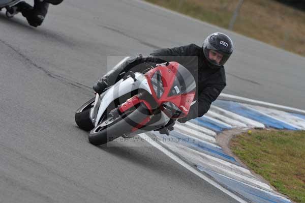 Motorcycle action photographs;Trackday digital images;donington;donington park leicestershire;donington photographs;event digital images;eventdigitalimages;no limits trackday;peter wileman photography;trackday;trackday photos