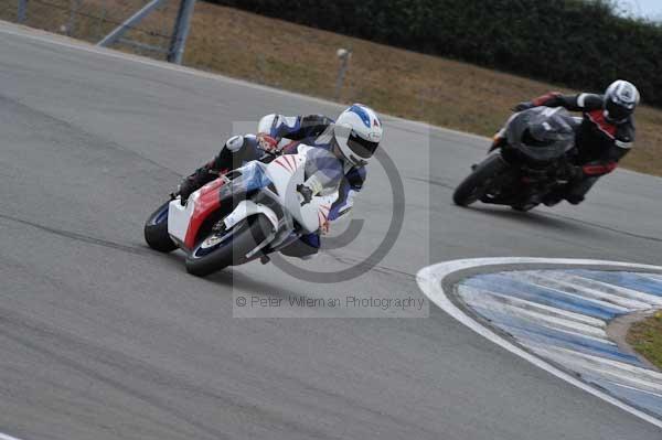 Motorcycle action photographs;Trackday digital images;donington;donington park leicestershire;donington photographs;event digital images;eventdigitalimages;no limits trackday;peter wileman photography;trackday;trackday photos