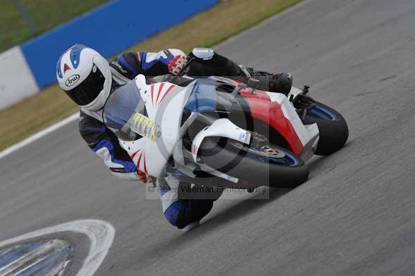 Motorcycle action photographs;Trackday digital images;donington;donington park leicestershire;donington photographs;event digital images;eventdigitalimages;no limits trackday;peter wileman photography;trackday;trackday photos