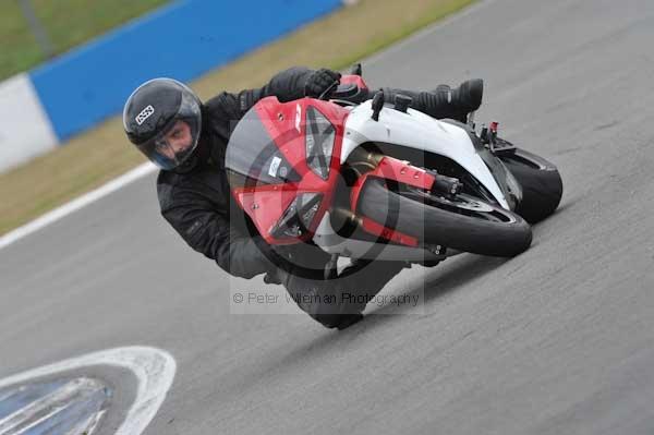 Motorcycle action photographs;Trackday digital images;donington;donington park leicestershire;donington photographs;event digital images;eventdigitalimages;no limits trackday;peter wileman photography;trackday;trackday photos