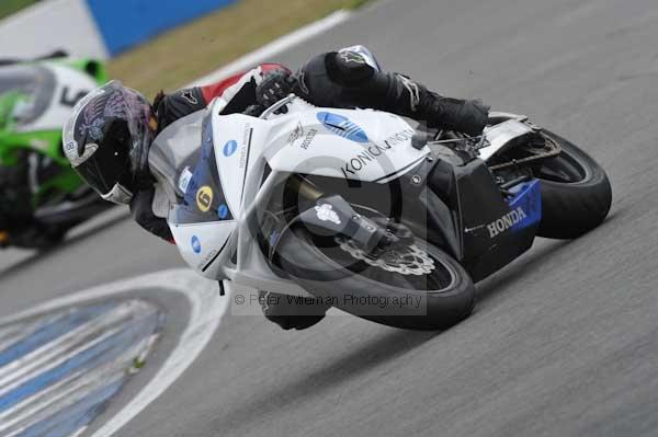 Motorcycle action photographs;Trackday digital images;donington;donington park leicestershire;donington photographs;event digital images;eventdigitalimages;no limits trackday;peter wileman photography;trackday;trackday photos