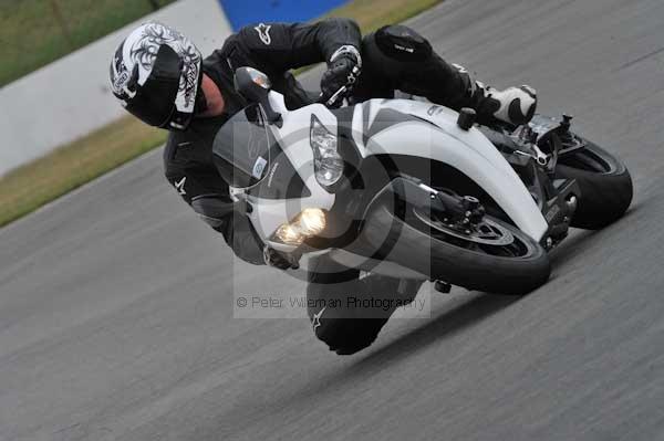 Motorcycle action photographs;Trackday digital images;donington;donington park leicestershire;donington photographs;event digital images;eventdigitalimages;no limits trackday;peter wileman photography;trackday;trackday photos