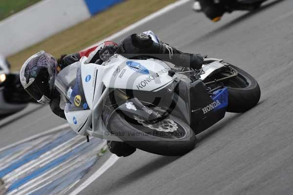 Motorcycle action photographs;Trackday digital images;donington;donington park leicestershire;donington photographs;event digital images;eventdigitalimages;no limits trackday;peter wileman photography;trackday;trackday photos