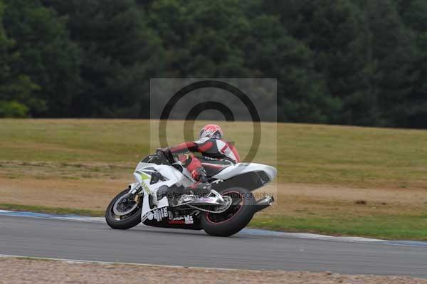 Motorcycle action photographs;Trackday digital images;donington;donington park leicestershire;donington photographs;event digital images;eventdigitalimages;no limits trackday;peter wileman photography;trackday;trackday photos