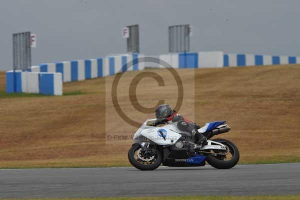 Motorcycle action photographs;Trackday digital images;donington;donington park leicestershire;donington photographs;event digital images;eventdigitalimages;no limits trackday;peter wileman photography;trackday;trackday photos