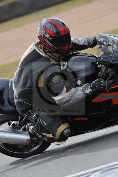 Motorcycle action photographs;Trackday digital images;donington;donington park leicestershire;donington photographs;event digital images;eventdigitalimages;no limits trackday;peter wileman photography;trackday;trackday photos