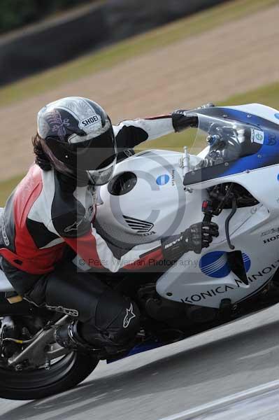 Motorcycle action photographs;Trackday digital images;donington;donington park leicestershire;donington photographs;event digital images;eventdigitalimages;no limits trackday;peter wileman photography;trackday;trackday photos