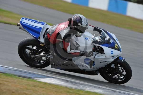 Motorcycle action photographs;Trackday digital images;donington;donington park leicestershire;donington photographs;event digital images;eventdigitalimages;no limits trackday;peter wileman photography;trackday;trackday photos