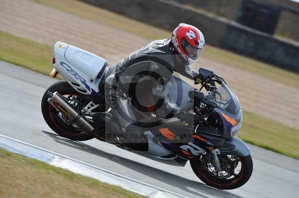 Motorcycle action photographs;Trackday digital images;donington;donington park leicestershire;donington photographs;event digital images;eventdigitalimages;no limits trackday;peter wileman photography;trackday;trackday photos