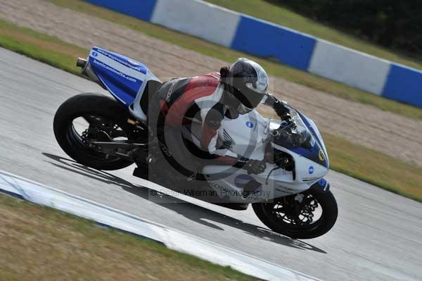 Motorcycle action photographs;Trackday digital images;donington;donington park leicestershire;donington photographs;event digital images;eventdigitalimages;no limits trackday;peter wileman photography;trackday;trackday photos