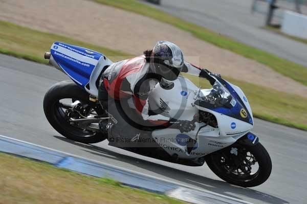 Motorcycle action photographs;Trackday digital images;donington;donington park leicestershire;donington photographs;event digital images;eventdigitalimages;no limits trackday;peter wileman photography;trackday;trackday photos