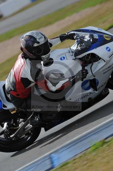 Motorcycle action photographs;Trackday digital images;donington;donington park leicestershire;donington photographs;event digital images;eventdigitalimages;no limits trackday;peter wileman photography;trackday;trackday photos