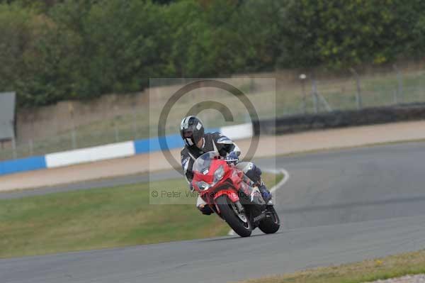 Motorcycle action photographs;Trackday digital images;donington;donington park leicestershire;donington photographs;event digital images;eventdigitalimages;no limits trackday;peter wileman photography;trackday;trackday photos