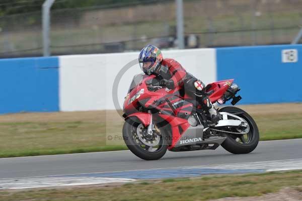 Motorcycle action photographs;Trackday digital images;donington;donington park leicestershire;donington photographs;event digital images;eventdigitalimages;no limits trackday;peter wileman photography;trackday;trackday photos