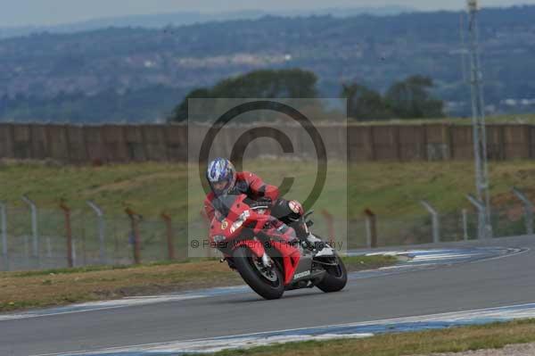 Motorcycle action photographs;Trackday digital images;donington;donington park leicestershire;donington photographs;event digital images;eventdigitalimages;no limits trackday;peter wileman photography;trackday;trackday photos