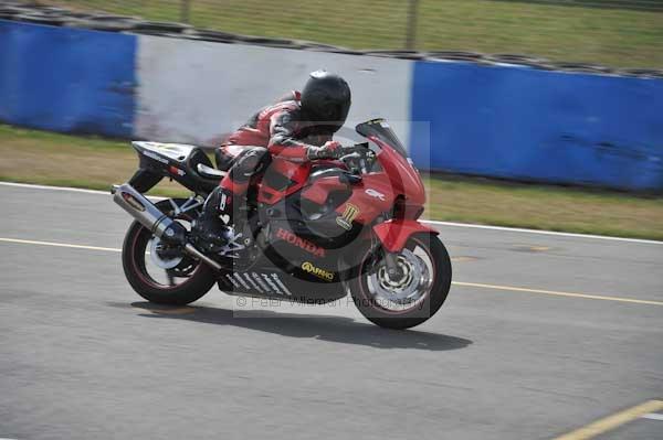 Motorcycle action photographs;Trackday digital images;donington;donington park leicestershire;donington photographs;event digital images;eventdigitalimages;no limits trackday;peter wileman photography;trackday;trackday photos