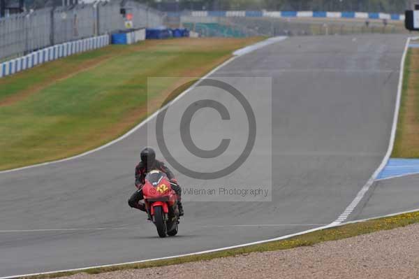 Motorcycle action photographs;Trackday digital images;donington;donington park leicestershire;donington photographs;event digital images;eventdigitalimages;no limits trackday;peter wileman photography;trackday;trackday photos