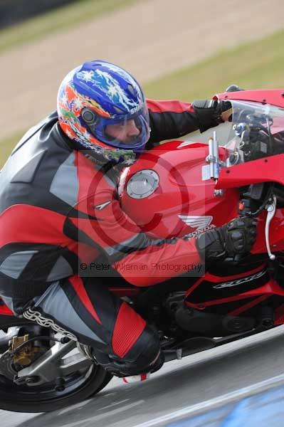 Motorcycle action photographs;Trackday digital images;donington;donington park leicestershire;donington photographs;event digital images;eventdigitalimages;no limits trackday;peter wileman photography;trackday;trackday photos