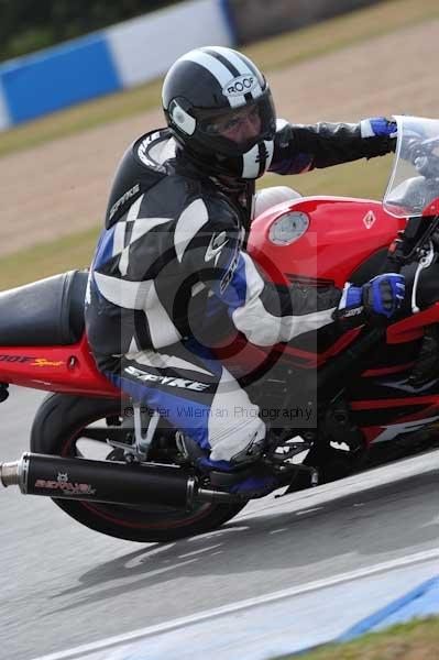 Motorcycle action photographs;Trackday digital images;donington;donington park leicestershire;donington photographs;event digital images;eventdigitalimages;no limits trackday;peter wileman photography;trackday;trackday photos