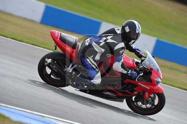 Motorcycle action photographs;Trackday digital images;donington;donington park leicestershire;donington photographs;event digital images;eventdigitalimages;no limits trackday;peter wileman photography;trackday;trackday photos