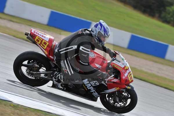 Motorcycle action photographs;Trackday digital images;donington;donington park leicestershire;donington photographs;event digital images;eventdigitalimages;no limits trackday;peter wileman photography;trackday;trackday photos