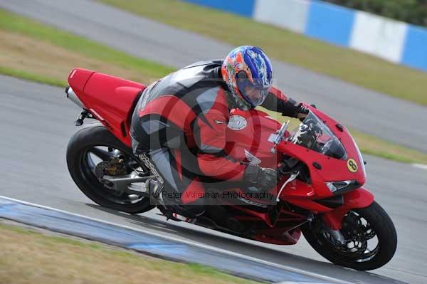 Motorcycle action photographs;Trackday digital images;donington;donington park leicestershire;donington photographs;event digital images;eventdigitalimages;no limits trackday;peter wileman photography;trackday;trackday photos