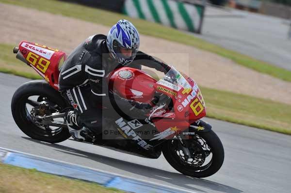 Motorcycle action photographs;Trackday digital images;donington;donington park leicestershire;donington photographs;event digital images;eventdigitalimages;no limits trackday;peter wileman photography;trackday;trackday photos